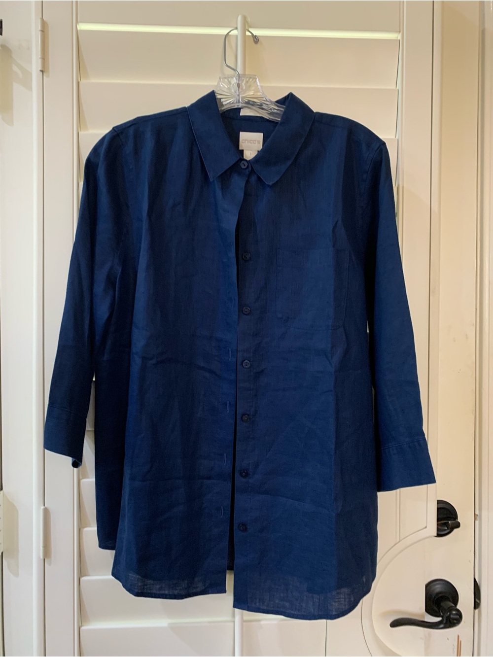 Chico’s Navy Linen No Iron 3/4 Sleeve Button-Up Shirt size 1 (8/M). NWOT.
